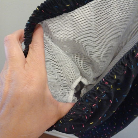 City Streets Mens XL Swimming Trunks Black With Multi Color Netting Inside... - Picture 3 of 7